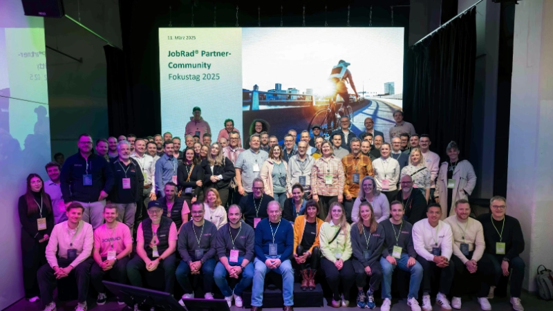 Gruppenfoto der Teilnehmenden am JobRad Partner Community Event 2025 Gruppenfoto der Teilnehmenden am JobRad Partner Community Event 2025