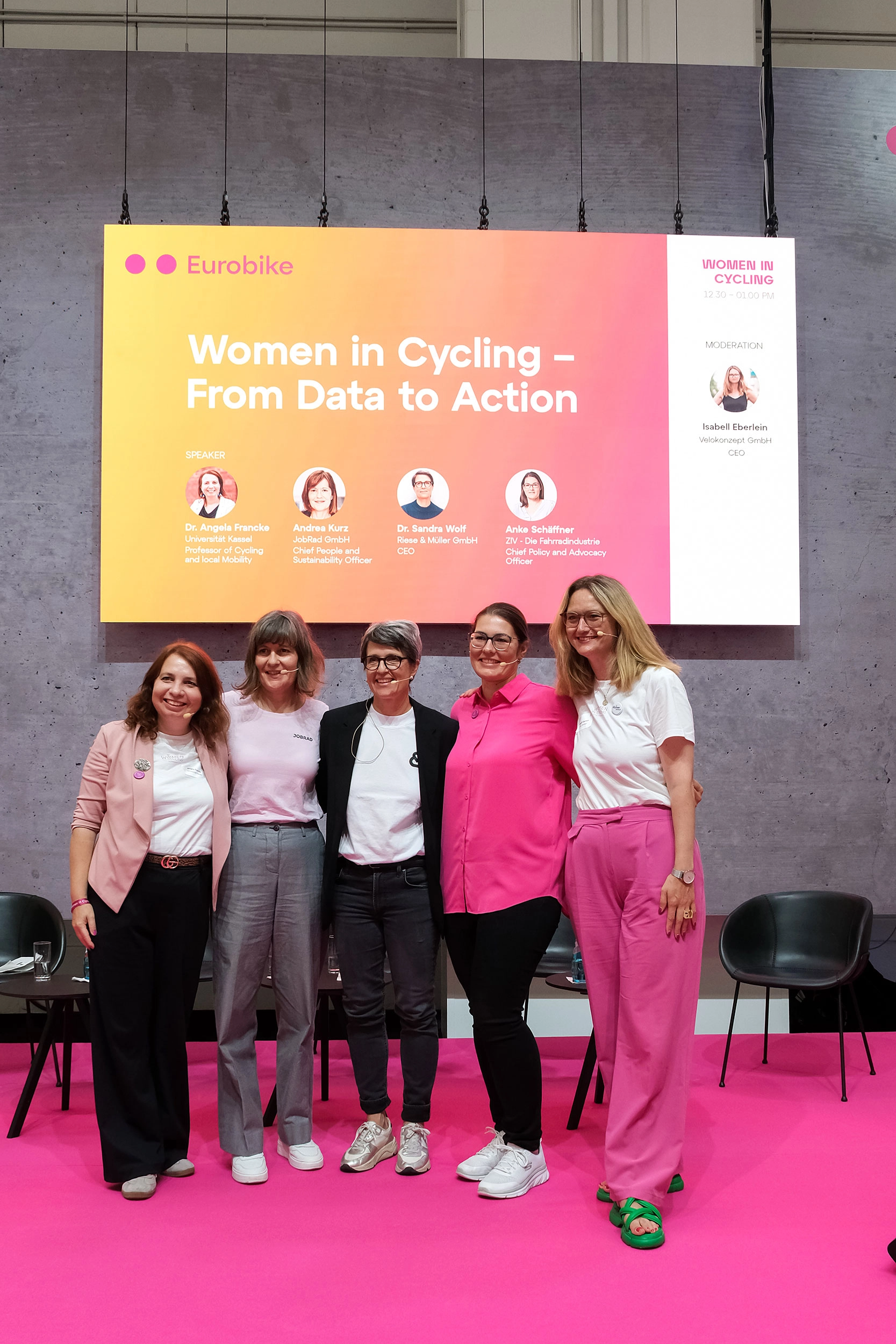 Andrea Kurz beim Panel "Women in Cycling" auf der Eurobike